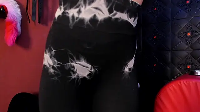 annavi  online show from December 19, 7:10 pm