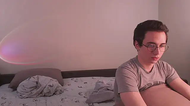 Snapshot of EliotMarks chatting on December 23, 9:51 pm EliotMarks online show from December 23, 9:51 pm