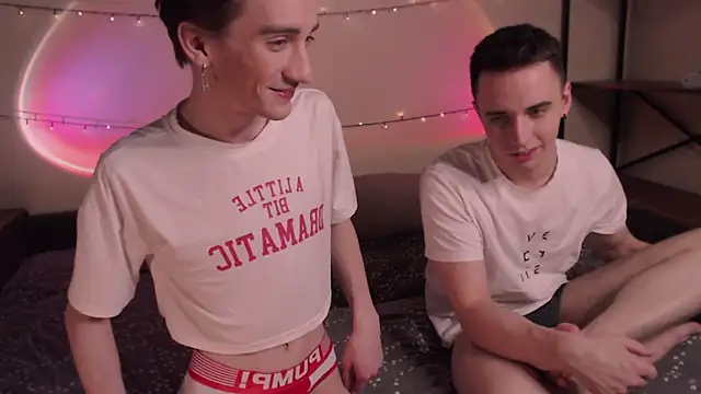 Snapshot of EliotMarks chatting on February 9, 3:23 pm EliotMarks online show from February 9, 3:23 pm