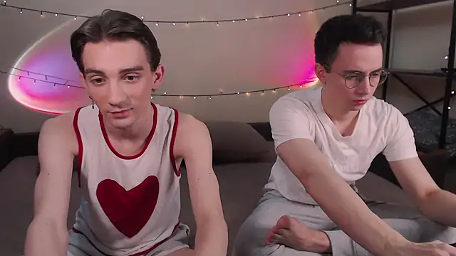 Snapshot of EliotMarks chatting on March 10, 4:35 pm EliotMarks online show from March 10, 4:35 pm