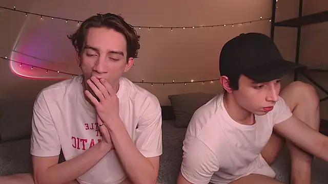 Snapshot of EliotMarks chatting on November 21, 7:34 pm EliotMarks online show from November 21, 7:34 pm