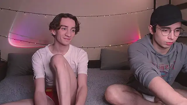 Snapshot of EliotMarks chatting on November 23, 7:35 pm EliotMarks online show from November 23, 7:35 pm