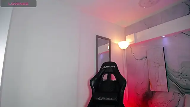 Steev Novoa online show from April 8, 2:44 am