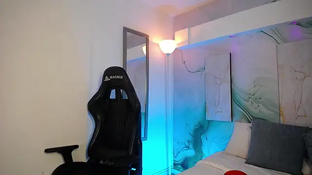 Steev Novoa online show from April 13, 2:39 am