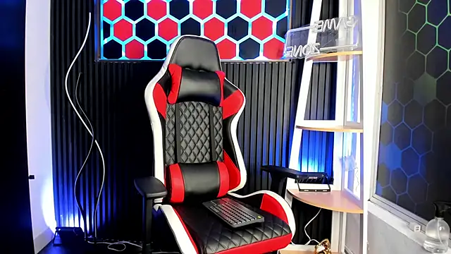 Steev Novoa online show from April 16, 4:24 am