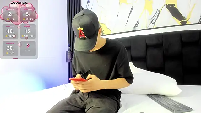 Snapshot of Dei_v_48 chatting on December 8, 7:43 pm Dei v 48 online show from December 8, 7:43 pm