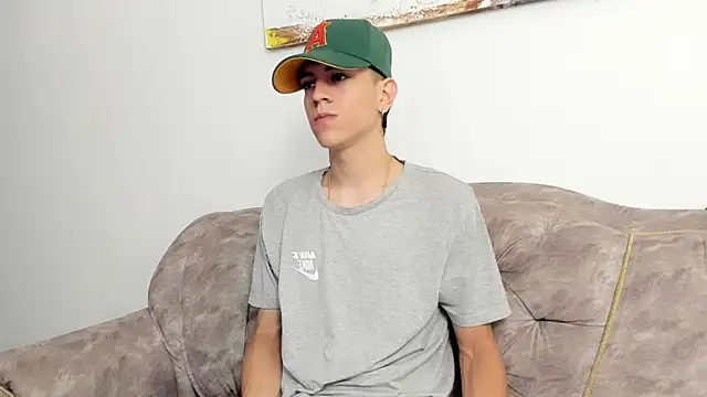 Snapshot of Dei_v_48 chatting on January 15, 7:34 pm Dei v 48 online show from January 15, 7:34 pm