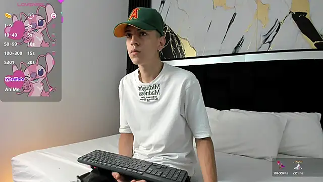 Snapshot of Dei_v_48 chatting on January 21, 7:28 pm Dei v 48 online show from January 21, 7:28 pm