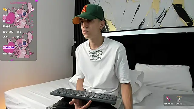 Snapshot of Dei_v_48 chatting on January 21, 10:30 pm Dei v 48 online show from January 21, 10:30 pm