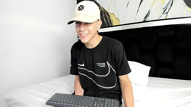 Snapshot of Dei_v_48 chatting on January 27, 9:55 pm Dei v 48 online show from January 27, 9:55 pm