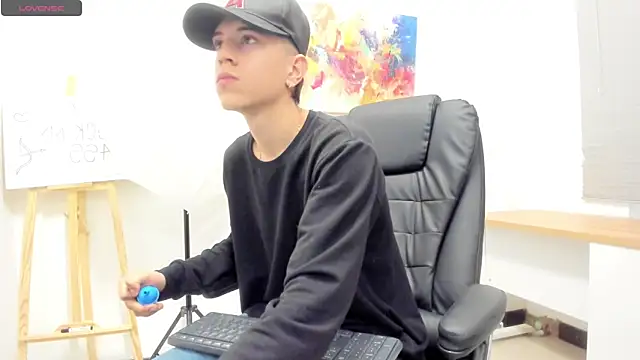 Snapshot of Dei_v_48 chatting on February 18, 8:03 pm Dei v 48 online show from February 18, 8:03 pm