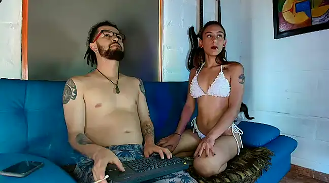 Snapshot of emiandstiv chatting on January 18, 9:24 pm emiandstiv online show from January 18, 9:24 pm