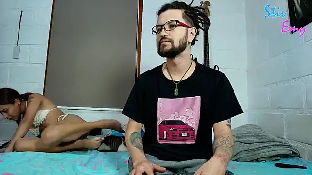 Snapshot of emiandstiv chatting on March 13, 12:16 am emiandstiv online show from March 13, 12:16 am