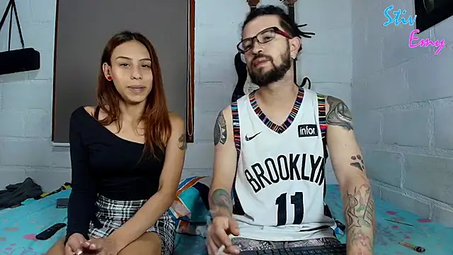 Snapshot of emiandstiv chatting on March 17, 1:03 am emiandstiv online show from March 17, 1:03 am