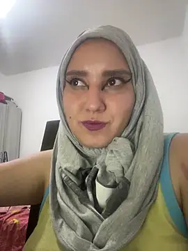 hannahayat online show from April 17, 1:19 am