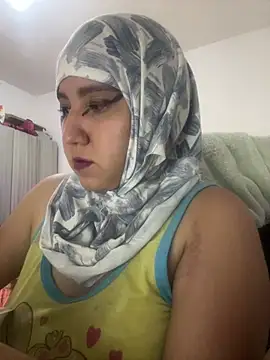 hannahayat online show from April 17, 1:25 pm