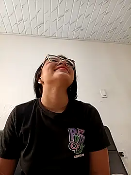 -VICKKY online show from November 1, 2:41 pm