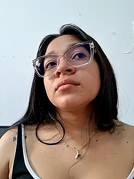 -VICKKY online show from February 17, 7:31 pm