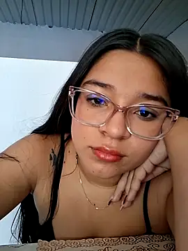 -VICKKY online show from February 26, 2:16 pm