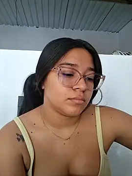 -VICKKY online show from March 6, 3:41 pm