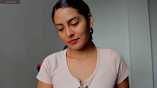 sofiaparker8 online show from March 7, 5:10 pm