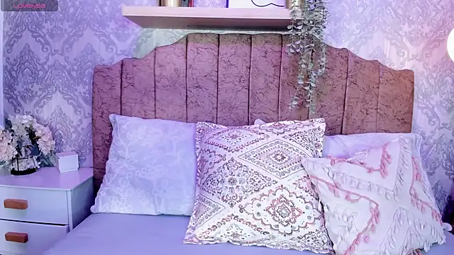 Snapshot of tiffany_becker chatting on November 18, 11:47 am tiffany becker online show from November 18, 11:47 am