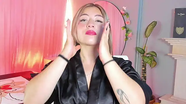 Snapshot of tiffany_becker chatting on July 10, 1:36 pm tiffany becker online show from July 10, 1:36 pm