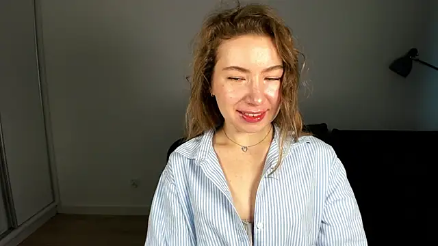 Snapshot of Mia_Tasty chatting on February 12, 7:36 am Mia Tasty online show from February 12, 7:36 am