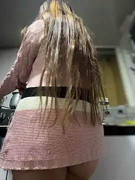 Emiily lee online show from October 20, 9:21 am