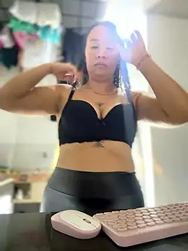 Emiily lee online show from January 9, 1:52 am