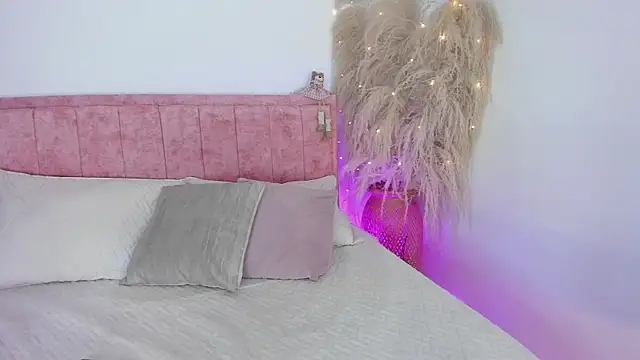 Snapshot of Sofiawilson_ chatting on October 2, 1:07 pm Sofiawilson online show from October 2, 1:07 pm