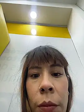 Snapshot of iriiina_veneno chatting on November 20, 10:42 pm iriiina veneno online show from November 20, 10:42 pm