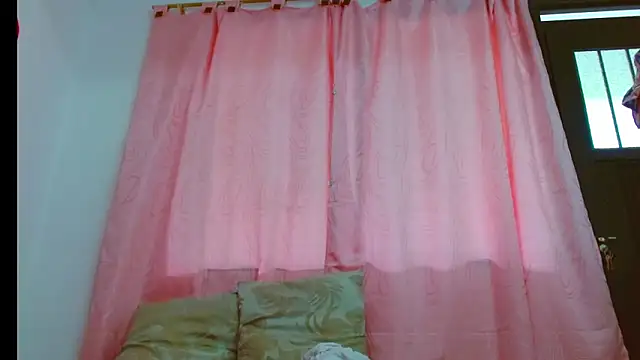 Snapshot of chantalsemenova1 chatting on January 5, 3:13 pm chantalsemenova1 online show from January 5, 3:13 pm