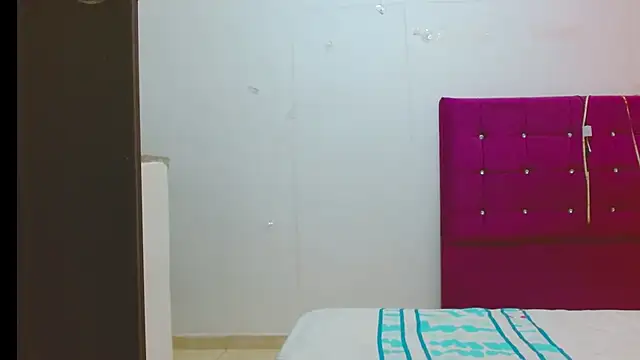 Snapshot of chantalsemenova1 chatting on September 19, 2:29 pm chantalsemenova1 online show from September 19, 2:29 pm