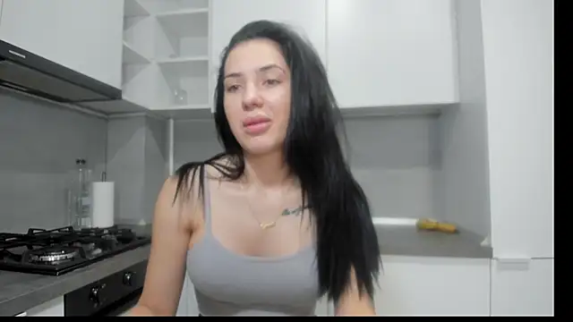 Snapshot of Emmapmg chatting on January 15, 12:10 pm Emmapmg online show from January 15, 12:10 pm
