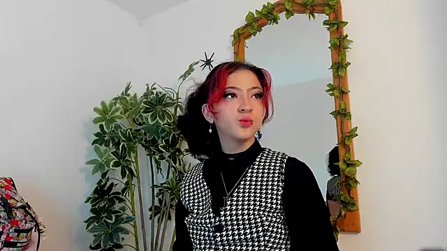 BonnieCute  online show from November 10, 11:37 pm