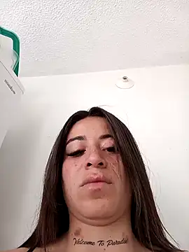 Snapshot of Alona_Evans chatting on January 26, 12:43 pm Alona Evans online show from January 26, 12:43 pm