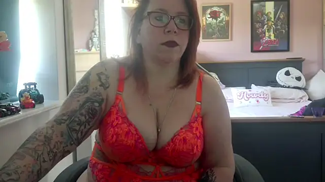 NikiDeeOfficial online show from April 21, 11:05 am