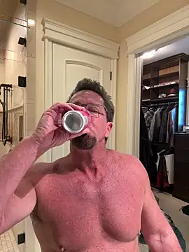 sluttydylan online show from April 17, 11:19 pm