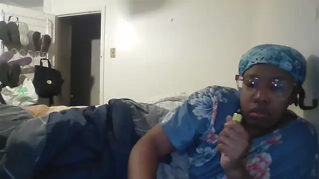 madamsensuale online show from December 17, 6:56 am