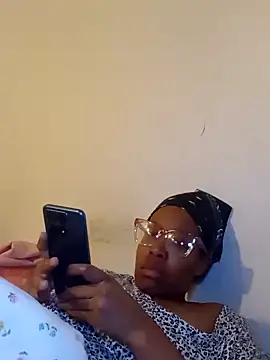 madamsensuale online show from January 7, 11:24 pm