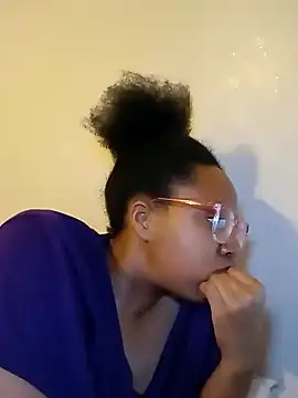 madamsensuale online show from February 13, 5:05 am