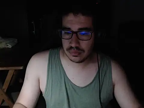 Snapshot of thealfawolf01 chatting on December 18, 3:58 am thealfawolf01 online show from December 18, 3:58 am