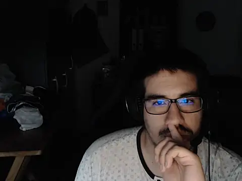 Snapshot of thealfawolf01 chatting on December 27, 5:31 am thealfawolf01 online show from December 27, 5:31 am