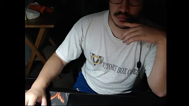 Snapshot of thealfawolf01 chatting on January 2, 8:28 am thealfawolf01 online show from January 2, 8:28 am