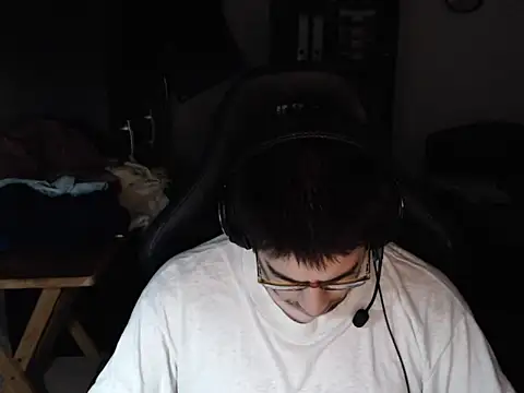 Snapshot of thealfawolf01 chatting on January 4, 11:27 pm thealfawolf01 online show from January 4, 11:27 pm