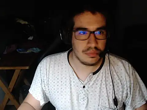 Snapshot of thealfawolf01 chatting on January 14, 2:50 am thealfawolf01 online show from January 14, 2:50 am