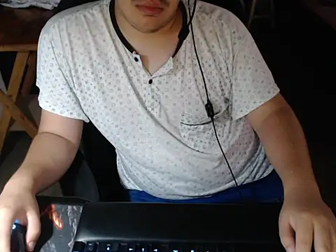 Snapshot of thealfawolf01 chatting on January 26, 3:36 pm thealfawolf01 online show from January 26, 3:36 pm