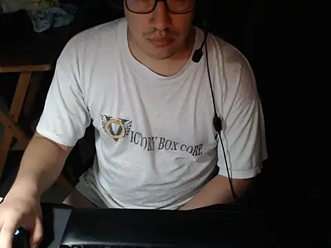 Snapshot of thealfawolf01 chatting on March 21, 1:13 am thealfawolf01 online show from March 21, 1:13 am