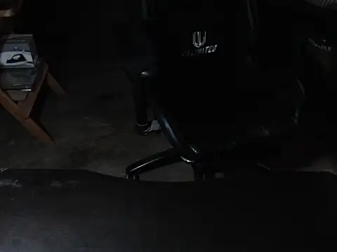 Snapshot of thealfawolf01 chatting on September 28, 4:56 pm thealfawolf01 online show from September 28, 4:56 pm